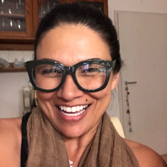 Meet your Posher, Helen - Picture 1 of 1